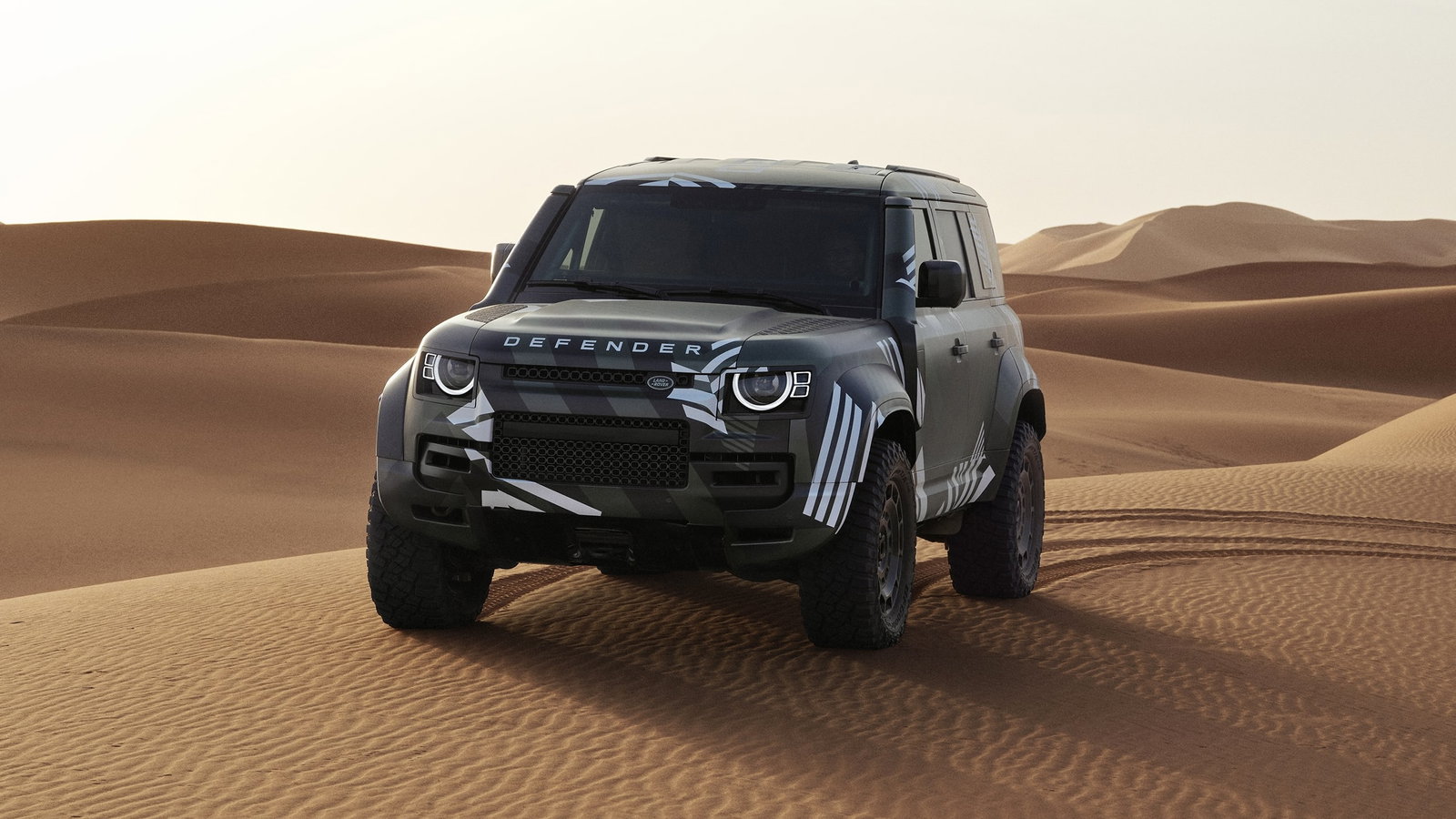 Defender Dakar D7X-R - front